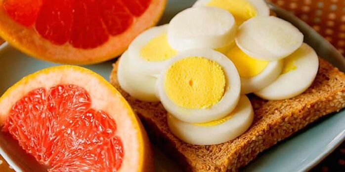Zitrusfrüchte und hartgekochte Eier für die Maggi-Diät