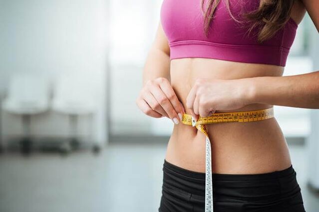 Das Ergebnis der Gewichtsabnahme bei einer Low-Carb-Diät, die durch einen schrittweisen Ausstieg aufrechterhalten werden kann